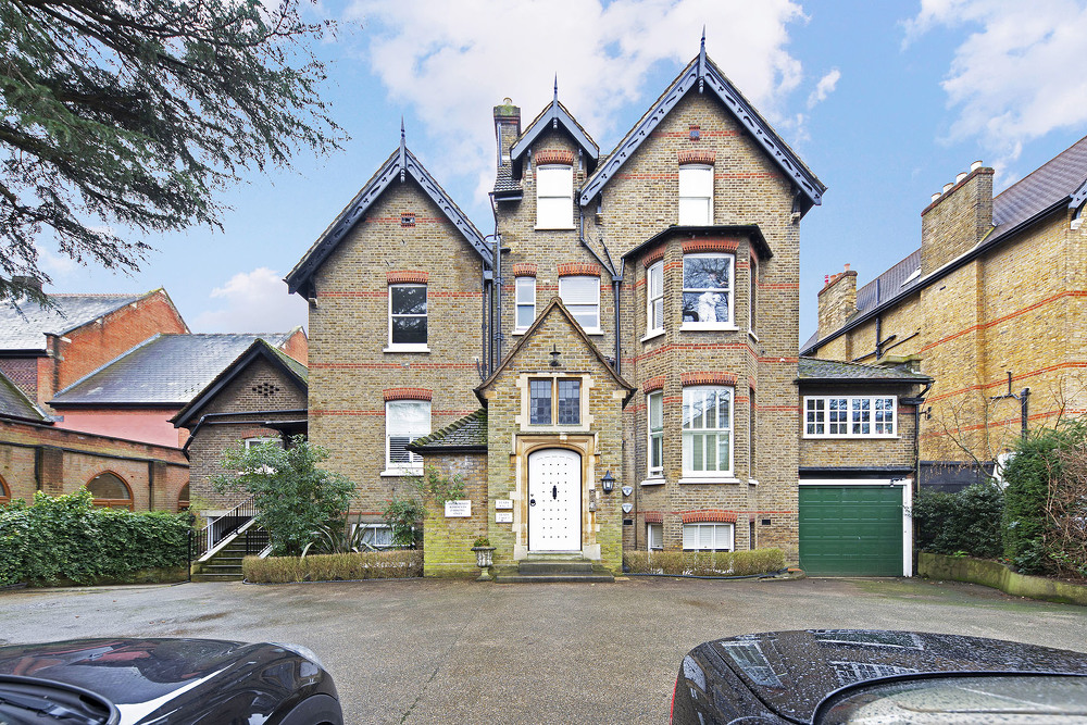 house or flat for sale or rent in south west London